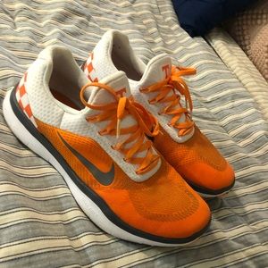 Men’s Nike Free Tennessee Vols tennis shoes